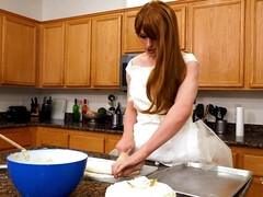 Braunhaarige, Kleid, Nahrung, Absätze, Küche, Masturbation, Solo, Tanga