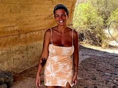 Grote mammen, Pijpbeurt, Sperma in mond, Handbeurt, Likken, Moeder die ik wil neuken, Buiten, Gezichtspunt