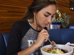 Dichtbij, Dansen, Extreem, Masseren, Masturbatie, Orgasme, Spuiten, Speelgoed