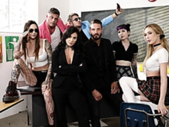 デカパイ, フェラチオ, 茶髪の, 手コキする, ハードコア, キス, タトゥー, ティーン