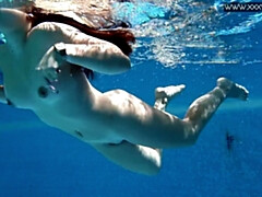 18 ans, Amateur, Plage, Bikini, Brunette brune, Femelle, Poilue, Espagnole