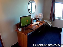 Britisch, Spermaladung, Hundestellung, Handjob, Hd, Milf, Pov, Uniform