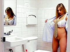 Amateur, Culo grande, Rubia, Penetracion con dedos, Masturbación, Madres para coger, Solo, Estriptis