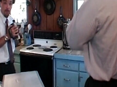 Gros cul, Gros seins, Sucer une bite, Brunette brune, Plan cul à trois