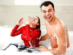 Bad, Grosser arsch, Blasen, Braunhaarige, Hundestellung, Jungendliche (18+), Titten, Nass