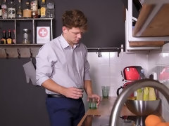 Voeten fetish, Voetbeurt, Frans, Orgasme, Zuigen, Tatoeage, Tieten likken, Speelgoed