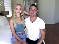 Cul, Blonde, Sucer une bite, En levrette, Branlette thaïlandaise, Léchez, Maigrichonne, Adolescente