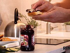 Жопа, Язык в попке, Брюнетки, Парочка, Фетиш, Лизание жопы, Молоденькие, Жена