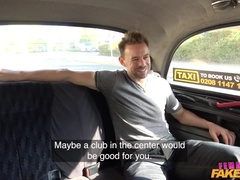 Leie, Auto, Hundestellung, Frau, Handjob, Lecken, Im freien, Kurzes haar