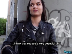 Cul, Sucer une bite, Brunette brune, Faciale, De plein air, Piercing, Public, Nénés