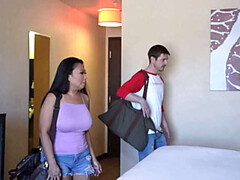 Amateur, Cul, Gros seins, Sucer une bite, En levrette, Interracial, Maman, Seins naturels