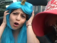 Anal, Acercamiento, Masturbación, Orgasmo, Público, Solo, Juguetes, Bajo la falda