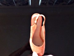 Katjas Schuhe gefickt und voll gewichst