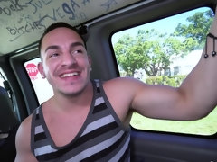 Enthousiasteling, Grote kont, Blond, Pijpbeurt, Auto, Geld, Rijden, Tatoeage