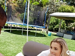 Mamada, Corrida, Polla, Sexo duro, Pequeña, Piscina, Pov, Afeitado