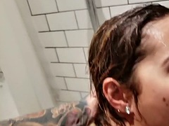 Anal, Sucer une bite, Hard, Douche, Tatouage