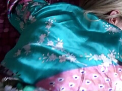 Leie, Grosser arsch, Blondine, Blasen, Spermaladung, Hundestellung, Brille, Milf