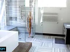 Niñera, Rubia, Corridas faciales, Coño, Adolescente, Apretado, Voyeur, Mojado