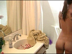 Leie, Bad, Braunhaarige, Freundin, Selbstgemacht, Zierlich, Jungendliche (18+), Titten