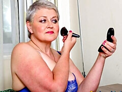 Enthousiasteling, Mooie dikke vrouwen, Blond, Mollig, Vingeren, Masturbatie, Kort haar, Alleen