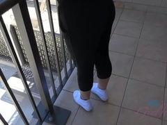 Arsch, Bad, Braunhaarige, Pov, Muschi, Rasiert, Socken, Tätowierung