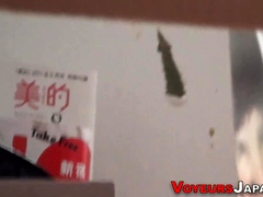 Japanese babe climaxes