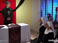 Culo grande, Tetas grandes, Tetona, Polla, Estilo perrito, Hd, Lesbiana, Trio