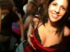 Amateur, Coulisses, Gros seins, Blonde, Sucer une bite, Brunette brune, Tir de sperme, Faciale