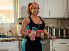Culo grande, Tetas grandes, Mamada, Estilo perrito, Pajear, Cocina, Madres para coger, Afeitado