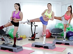 Blond, Lesbisch, Likken, Masturbatie, Orgie, Kut duiken, Sportoefening, Tieten likken