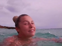 Playa, Bikini, Penetracion con dedos, Novia, Masturbación, Desnudo, Pov, Fumando
