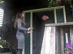 Enthousiasteling, Grote mammen, Gebondenheid, Bruinharig, Fetisj, Vernedering, Moeder die ik wil neuken, Tieten likken