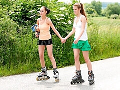 Gros cul, Doigter, Masturbation, Petite femme, Rasée, Adolescente, Nénés, Jouets