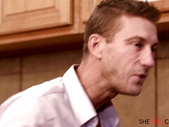 Grosser schwanz, Blasen, Betrug, Hundestellung, Behaart, Hd, Milf, Realität