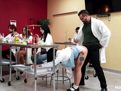 茶髪の, 衣服着たままセックス, ハードコア, 淫乱熟女, 母, 公共, オマンコ, タトゥー