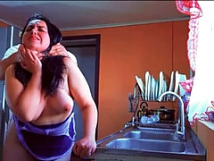 Américain, Gros cul, Hd, Cuisine, Fille latino, Belle mère, Surprise, Nénés