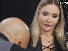 Blonde babe in garter stockings spreads her shaved cunt and gets tongue-fucked