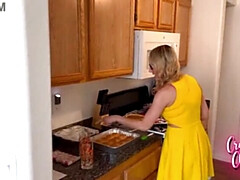 Большие сиськи, Постарше, Очки, Белье, Мамочка, Сыновья, Табу, Сиськи