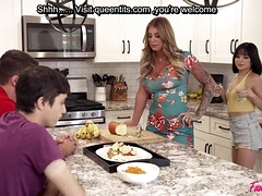 Kwartet, Hardcore, Huisgemaakt, Ondergoed, Masturbatie, Moeder, Klein, Tiener