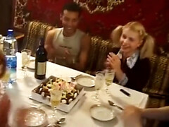 Mignonne, Gorge profonde, Européenne, Groupe, Hard, Mamelons, Fête, Russe