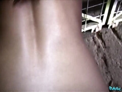 Grosse titten, Blasen, Spermaladung, Hundestellung, Handjob, Im freien, Pov, Öffentlich