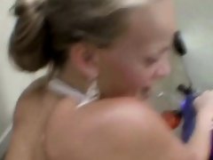 Enthousiasteling, Blond, Pijpbeurt, Hondjeshouding, Sperma in gezicht, Hardcore, Gezichtspunt, Tieten likken