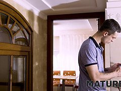 Braunhaarige, Behaart, Hd, Reif, Russisch, Schlaffe titten, Stiefmutter, Spielzeuge