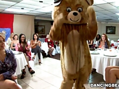 Verga grande, Cfnm, Bailar, Sexo duro, Interracial, Madres para coger, Orgía, Fiesta