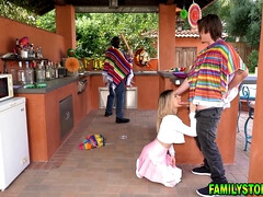 18 ans, Grosse bite, En levrette, Hd, Seins naturels, Chatte, Adolescente, Nénés