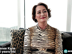 指いじり, フランス人, 乱交, お婆さん, 毛深い, レズビアン, 熟年, ペニスバンド