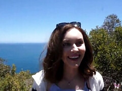 Gros seins, Sucer une bite, Brunette brune, En levrette, Doigter, Exhib, Poilue, Adolescente