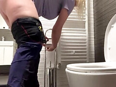 Flasche, Fingern, Hd, Öffentlich, Weibliche ejakulation, Toilette