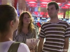 Любители, Брюнетки, Парочка, Семяизвержение, Группа, На природе, От первого лица, На публике