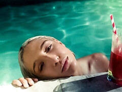 お尻, 茶髪の, 指いじり, レズビアン, なめる, オマンコ, ストリッピング, タトゥー